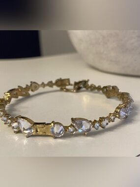 Banana Republic Gold Toned Hinged Crystal Tennis Bracelet – Elegant Clear Stones